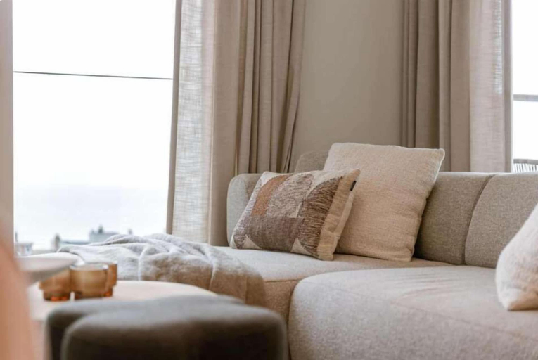Room 4, Nora - Elegant Seaview Escape With Balcony, West-Vlaanderen