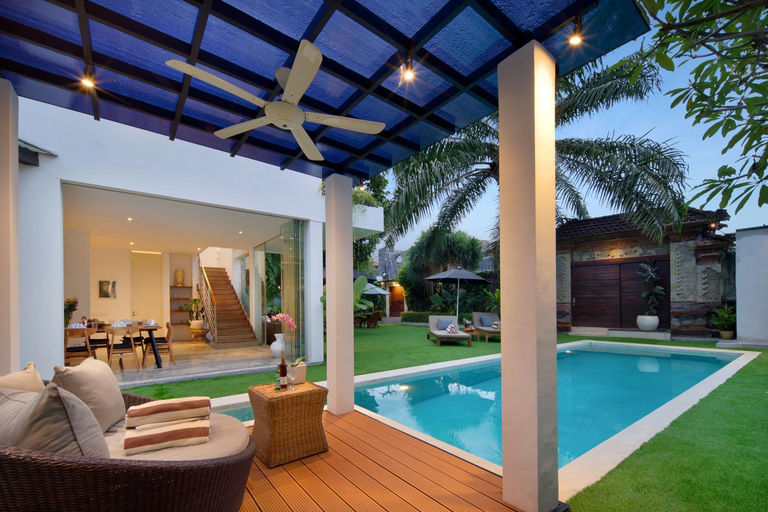 Sport & Beauty 2, Huge Villa/ 7 BEDR Pool Villa/ Near Beach & Clubs, Badung