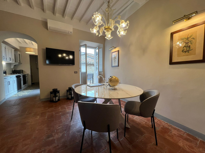 Living room 5, Via Roma 39, Arezzo