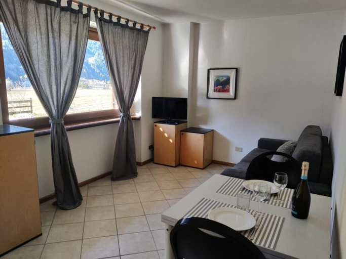 Living area 3, Vetta Lodge, Sondrio
