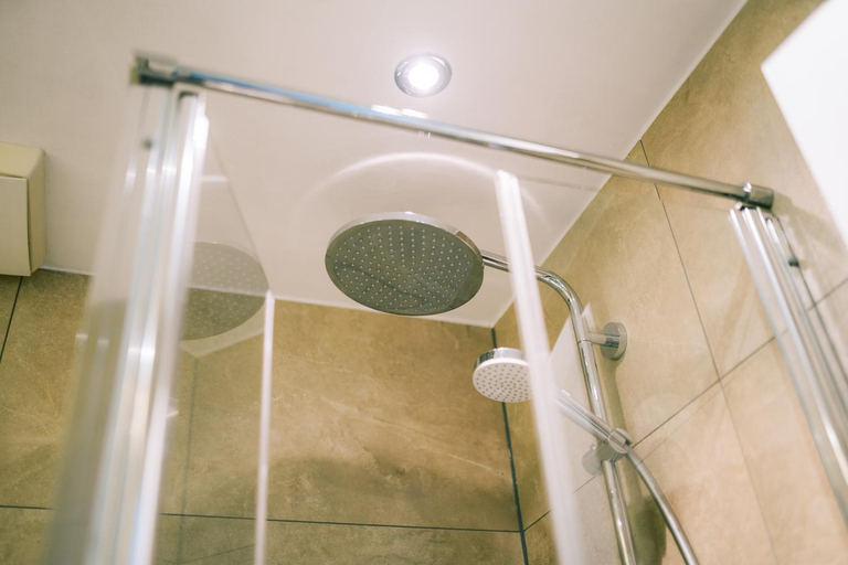 Bathroom 2, DameritzSeehotel, Berlin