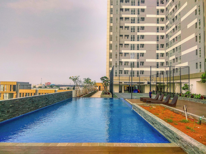 Pool 3, Cozy White Studio At Vasanta Innopark Apartment, Cikarang