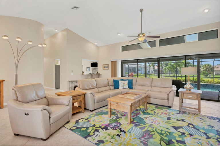 Interior 5, Lpc1140, Charlotte