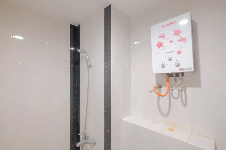 Interior 2, Minimalist Studio Room Grand Kamala Lagoon Apartment, Bekasi