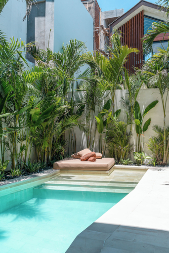 Room 2, Tropical Villas in Prime Bingin - Near the Beach, Badung