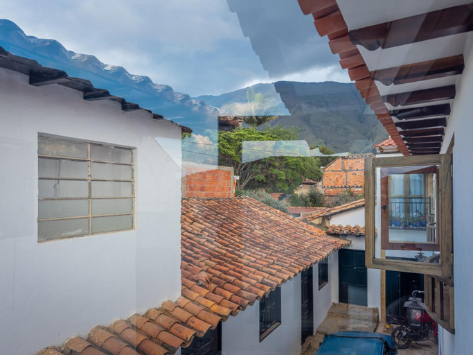 Exterior & Views