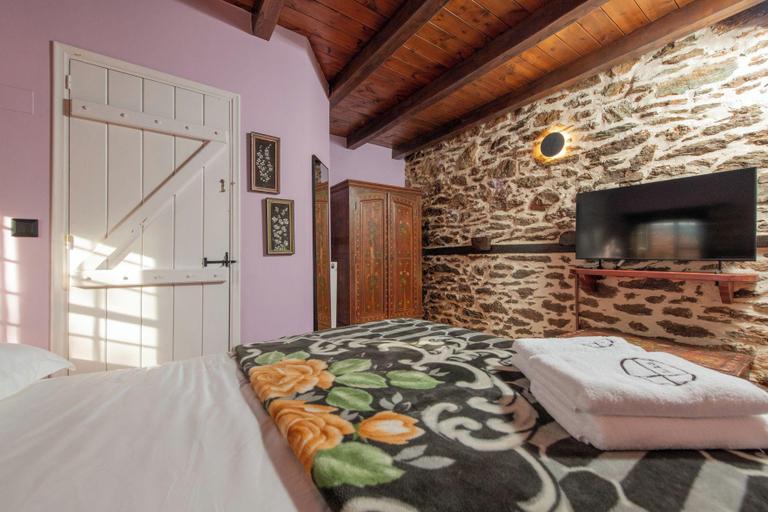 Bedroom 3, Archontiko 1716, Thessaly