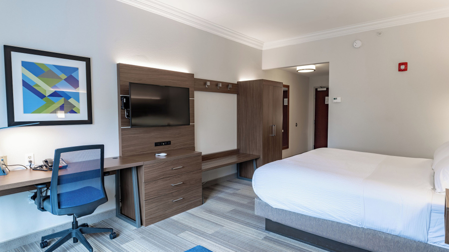 Bedroom 5, Holiday Inn Express & Suites Macon - I-475 By IHG, Bibb