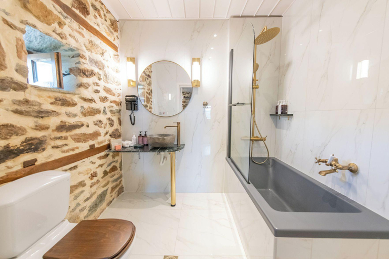 Bathroom 5, Archontiko 1716, Thessaly