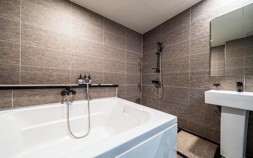Bathroom 3, Gimpo Petite Hotel, Gimpo