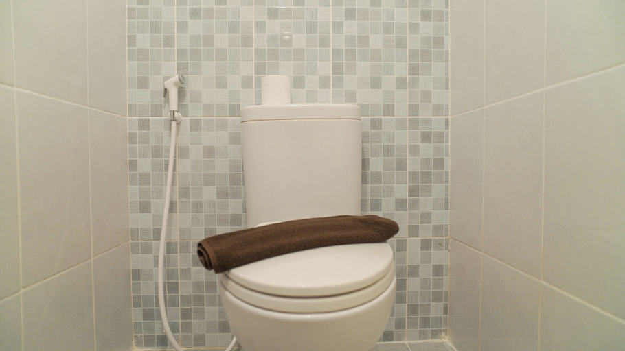 Bathroom 5, Studio Near Hope Intercultural School At Tokyo Riverside Pik 2 Apartment, Tangerang