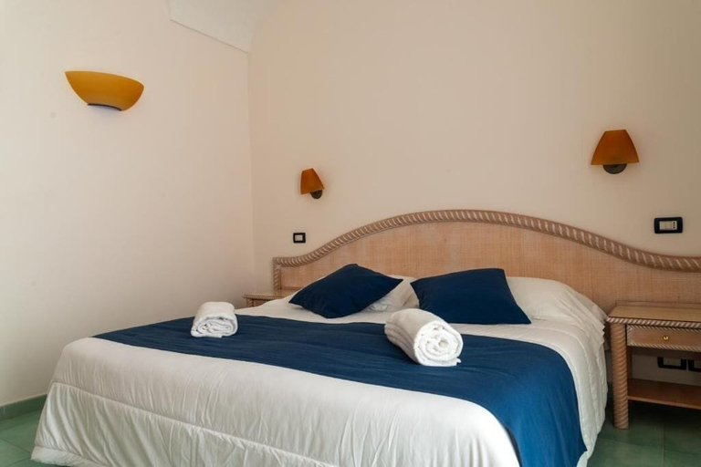 Bedroom 3, Hotel Albatros, Napoli