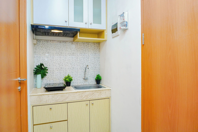 Private kitchen 4, Wondrous Space 2Br At Apartment Evenciio Margonda, Depok