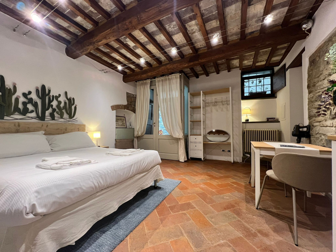 Room 5, Vicolo Della Scala Rooms - La Luna, Arezzo
