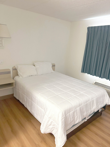Room 4, Big Springs Inn, Deuel