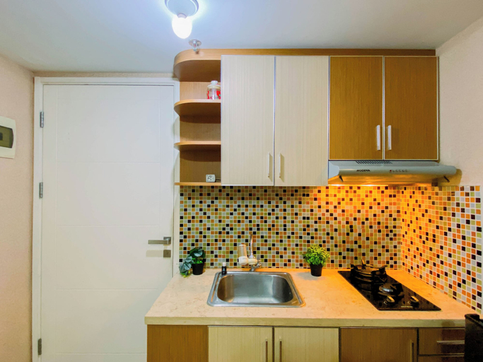 Private kitchen, Compact Warm 2Br At Springlake Summarecon Bekasi Apartment, Bekasi
