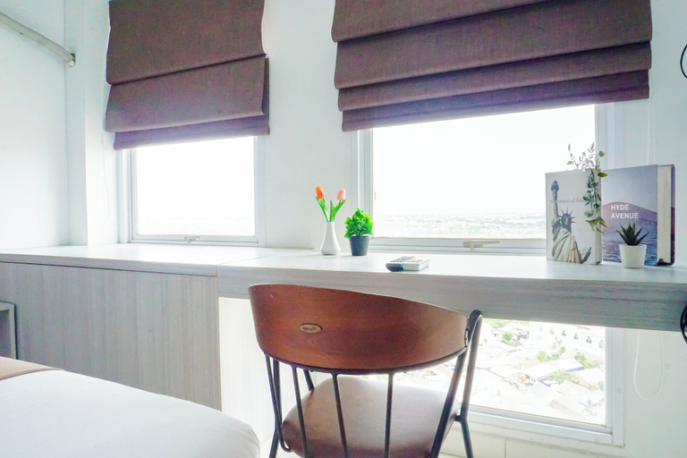 Room 3, Comfy And Compact Studio At Patraland Urbano Apartment, Bekasi