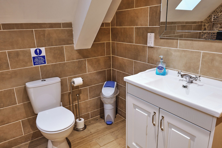 Bathroom 3, Bathway Farm, Somerset