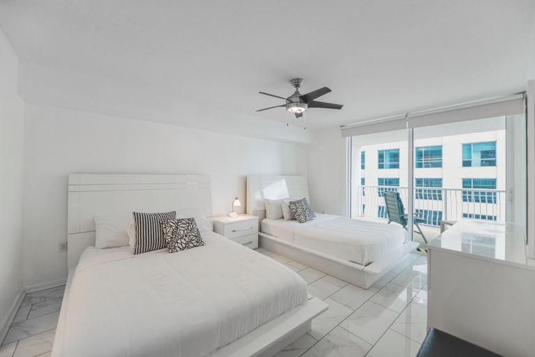 Room 1, Brickell Bay 2308, Miami-Dade