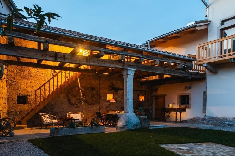 Property grounds 5, Villa Kobdilj 1835 with Shared Courtyard, Komen