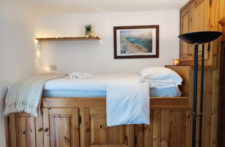 Room 2, Vetta Lodge, Sondrio