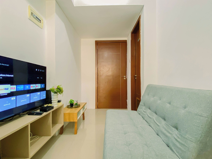 Living area 2, Compact White 2Br Near Rawa Buaya Station At Vittoria Residence, Jakarta Barat