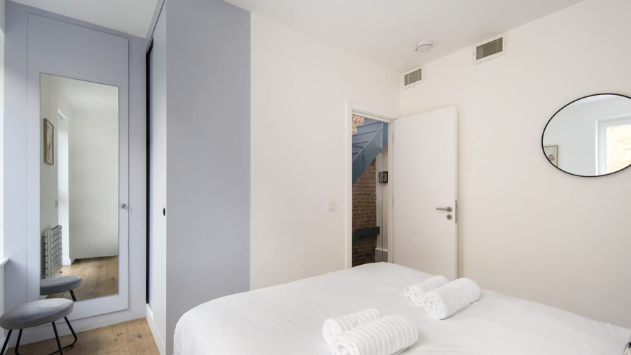 Room 3, 1 Min Walk to Euston Station Luxury Townhouse, London