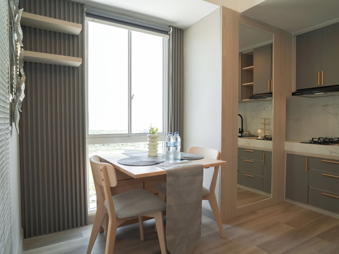 Dining room 2, Contemporary And Enjoyable 1Br At Apartment Tokyo Riverside Pik 2, Tangerang