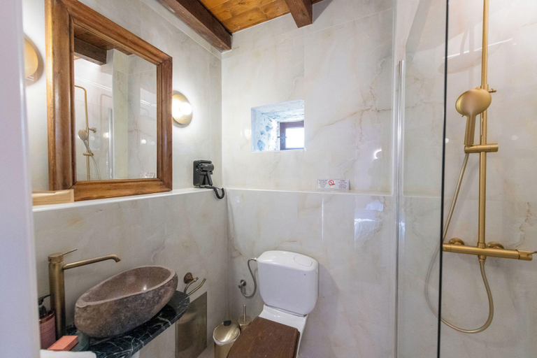 Bathroom 5, Archontiko 1716, Thessaly