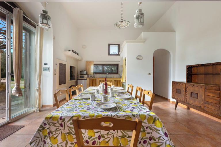 Dining room 4, 4024 Casina Litta by Barbarhouse, Lecce