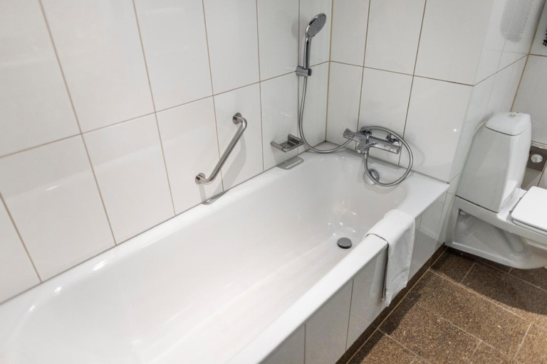 Bathroom 4, Oriente Hotel, Bari