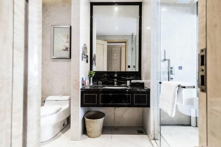 Bathroom 4, Metropark Hotel Yancheng, Yancheng