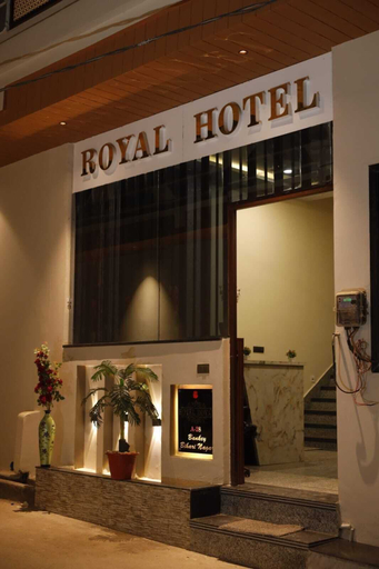 Exterior detail, Royal Hotel, Chittaurgarh