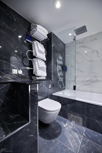bathroom 4