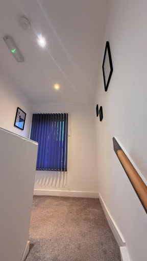 2, 1 Bedroom Fully Furnished Apartment, Leicester