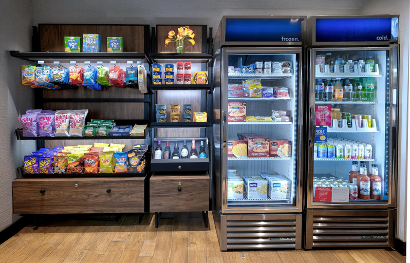 Food & Drinks 5, Hampton Inn & Suites Palm Desert, Riverside