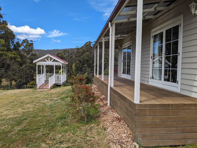 Exterior & Views 2, Mountain Blue Guest Accommodation, Meander Valley