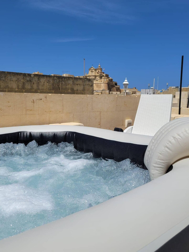 Outdoor pool, Casa Jorge