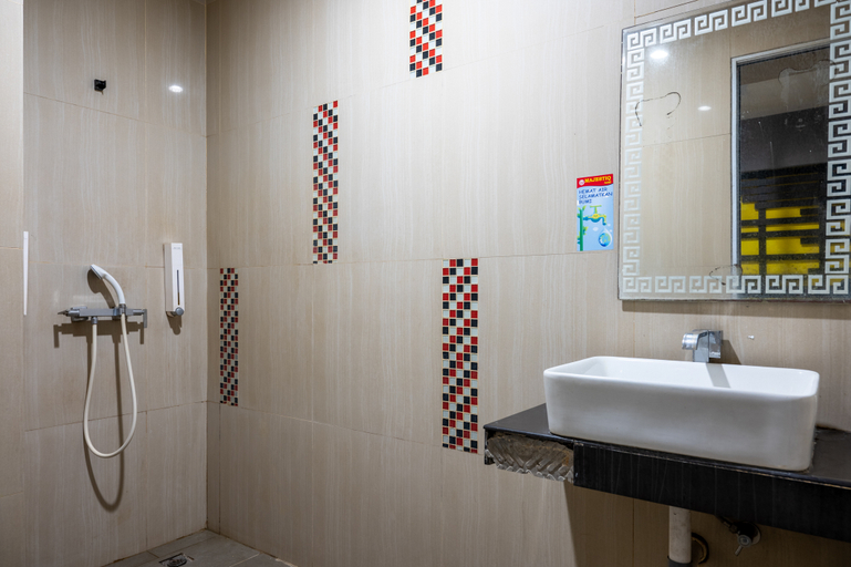 Bathroom 5, Tripletree Majestiq Hotel, Pekanbaru
