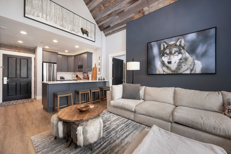 Living area 2, Premium Unit 2502 - 2br - Zephyr Mountain Lodge 2 Bedroom Condo, Grand