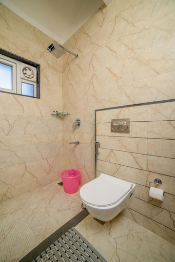 Bathroom 3, The Lake House, Dindigul