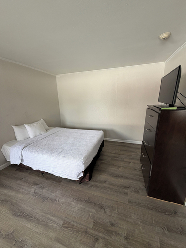 Room 2, northborough inn, Worcester
