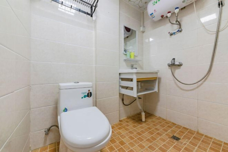 Bathroom 4, Xiang Xie Li She Inn, Shenzhen