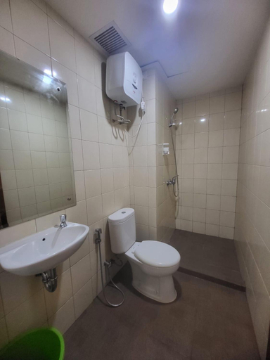 Bathroom 5, Luxury 2BR vida view Apartment Makassar By Cua, Makassar