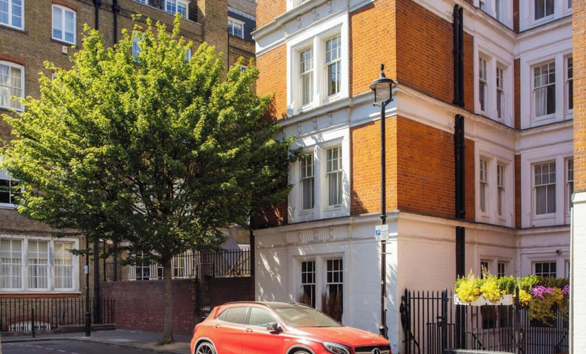 Room 5, 5 Mins Walk to Selfridges Mayfair Getaway, London