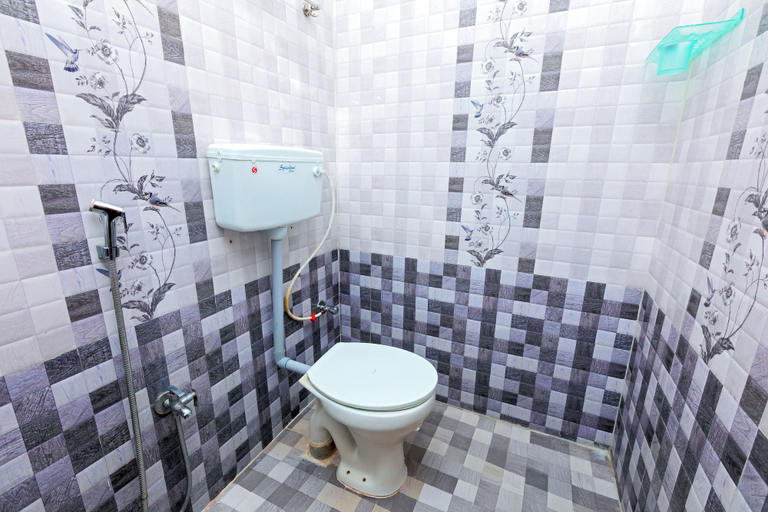 Bathroom 2, Welcome Grand Private Pool Villa, Viluppuram
