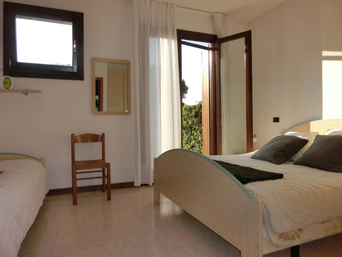 Bedroom 3, Cozy two Bedroom Apartment With a Swimming Pool, Venezia