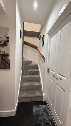 4, 1 Bedroom Fully Furnished Apartment, Leicester
