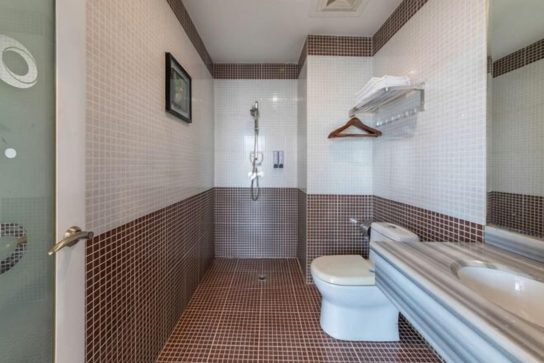 Bathroom 4, Wanpeng Hotel (Zhanjiang Suixi Quanfeng Plaza Branch), Zhanjiang
