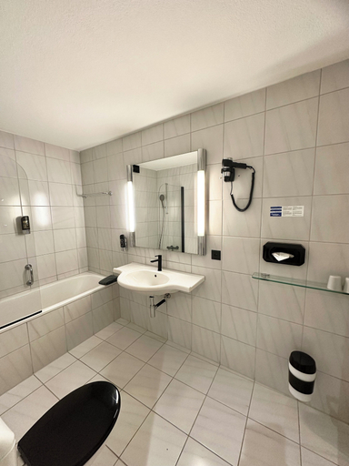 Bathroom 3, BASLERTOR Summer Pool Hotel, Luzern